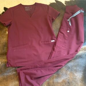 Figs Maroon Scrub set